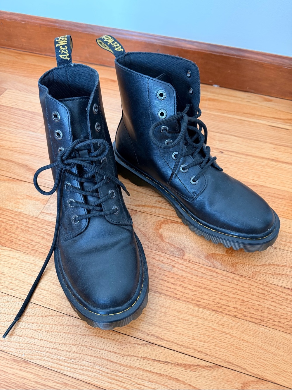 Dr. Martens 1460 Women’s Black Smooth Leather Combat Boots Size 10